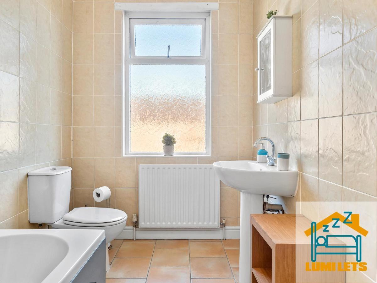 2Br Home In Barrow-In-Furness Sleeps 8 Close To Bae Systems, Hospital, Lakes Exterior foto